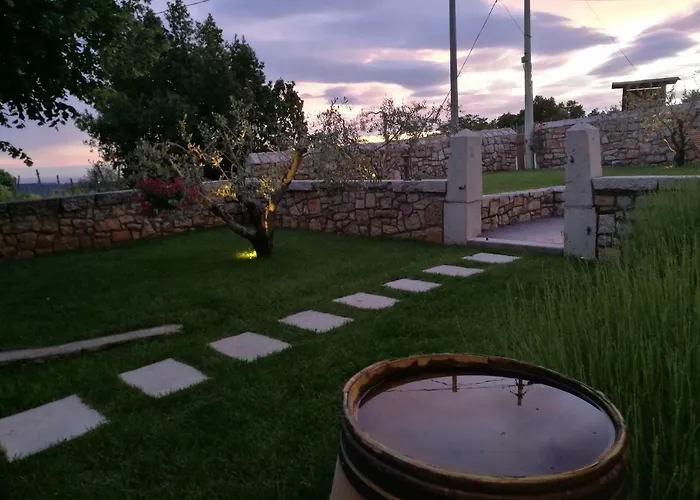 Alloggio per agriturismo Ostrouska